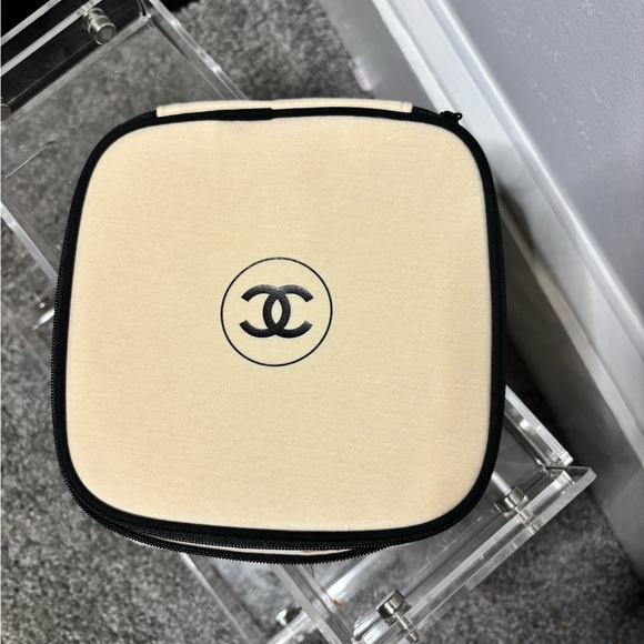 Chanel Beauty Makeup Bag/Pouch - Picture 8 of 8